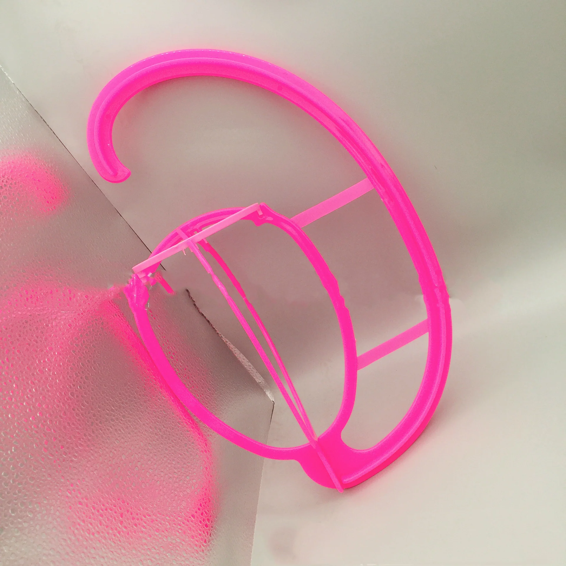 Portable Wig Hanger - Image 3